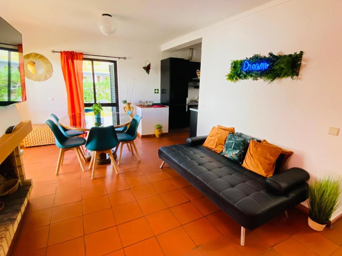 Вілла Summer House, Only 2 Minutes To The Beach In Vilamoura! Екстер'єр фото