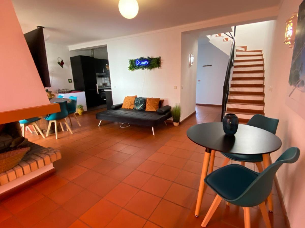 Вілла Summer House, Only 2 Minutes To The Beach In Vilamoura! Екстер'єр фото