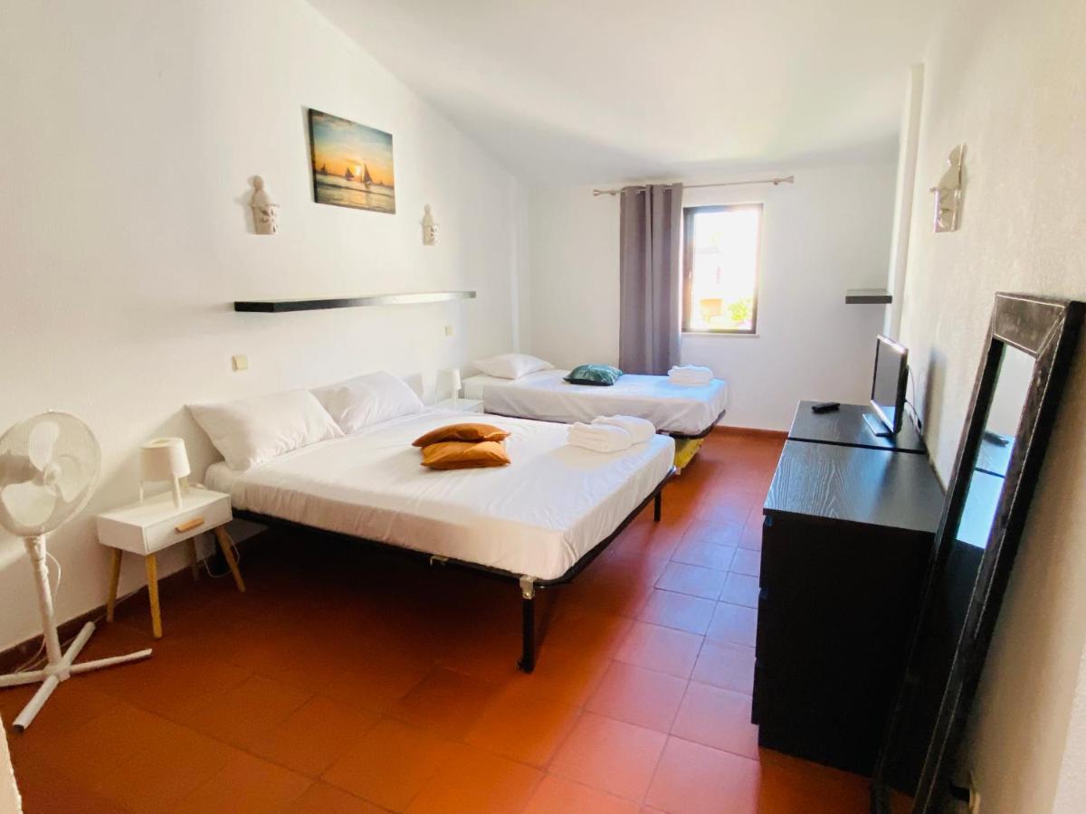 Вілла Summer House, Only 2 Minutes To The Beach In Vilamoura! Екстер'єр фото