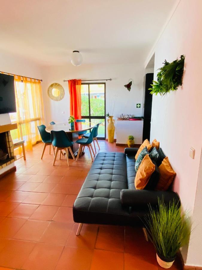 Вілла Summer House, Only 2 Minutes To The Beach In Vilamoura! Екстер'єр фото